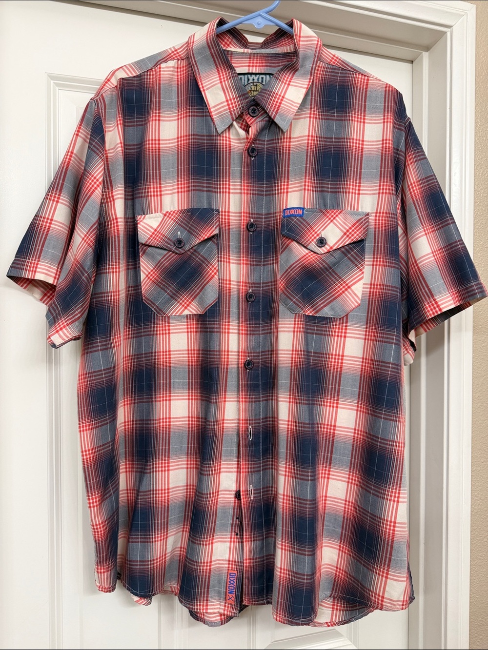 DIXXON ‘THE CORAE SEA’ Plaid Short-Sleeve Button-Down Shirt in Red, Blue